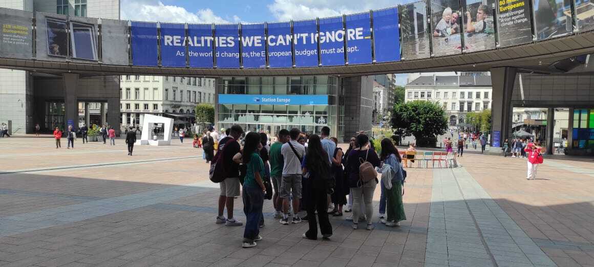 El Parlamentarium acerca la historia y el presente de la Unión Europea a los jóvenes del proyecto EUDEMOS